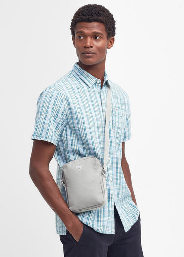 Barbour Tassen Cascade cross body bag - forest fog