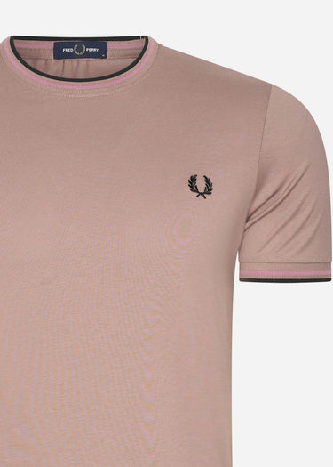 Fred Perry T-shirts Twin tipped t-shirt - dark pink dustro black