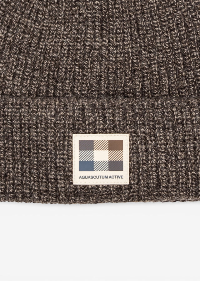 Aquascutum Beanies Rubber patch beanie - chocolate
