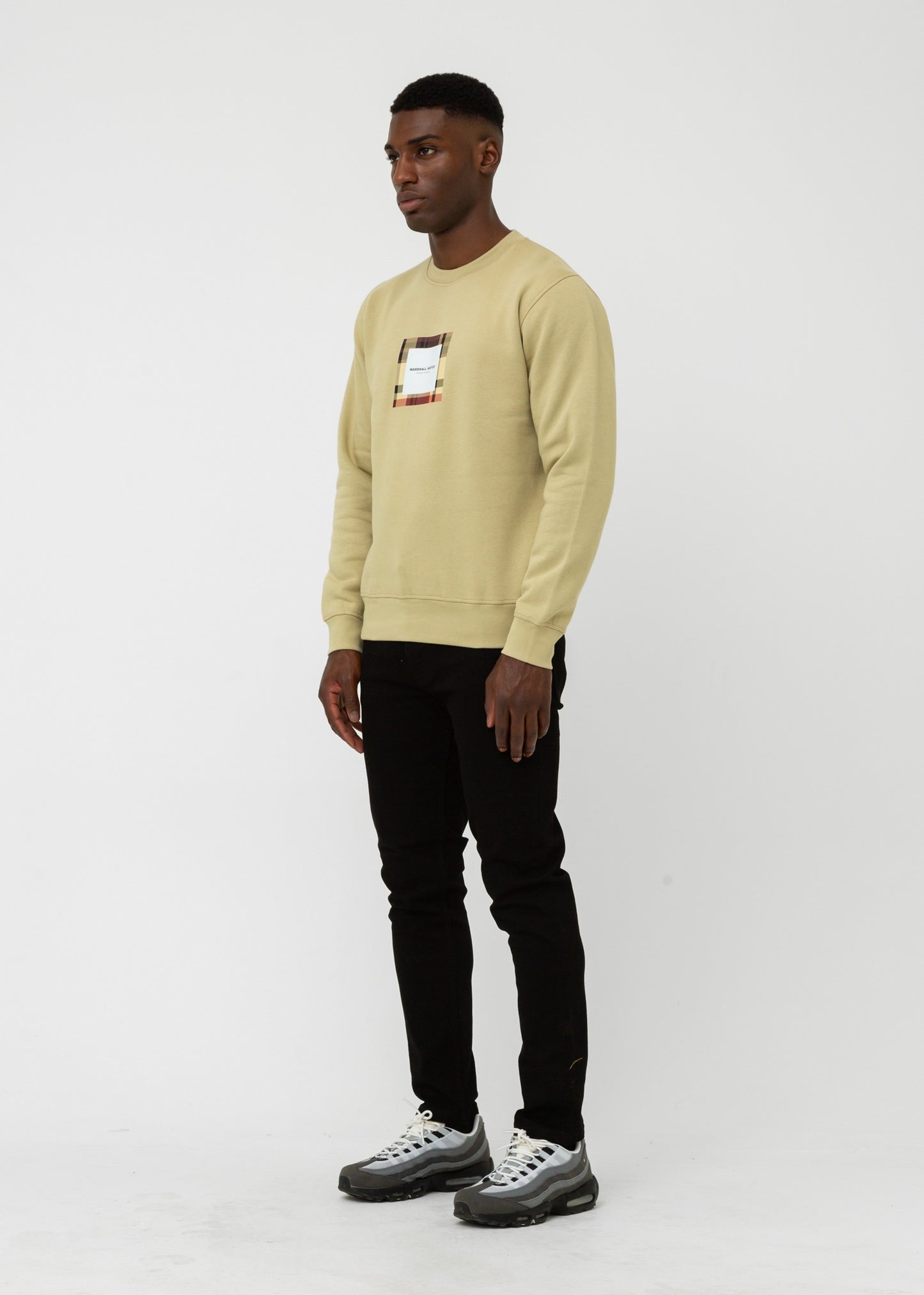 Marshall Artist Truien  UK ism box logo crewneck - sandstone 