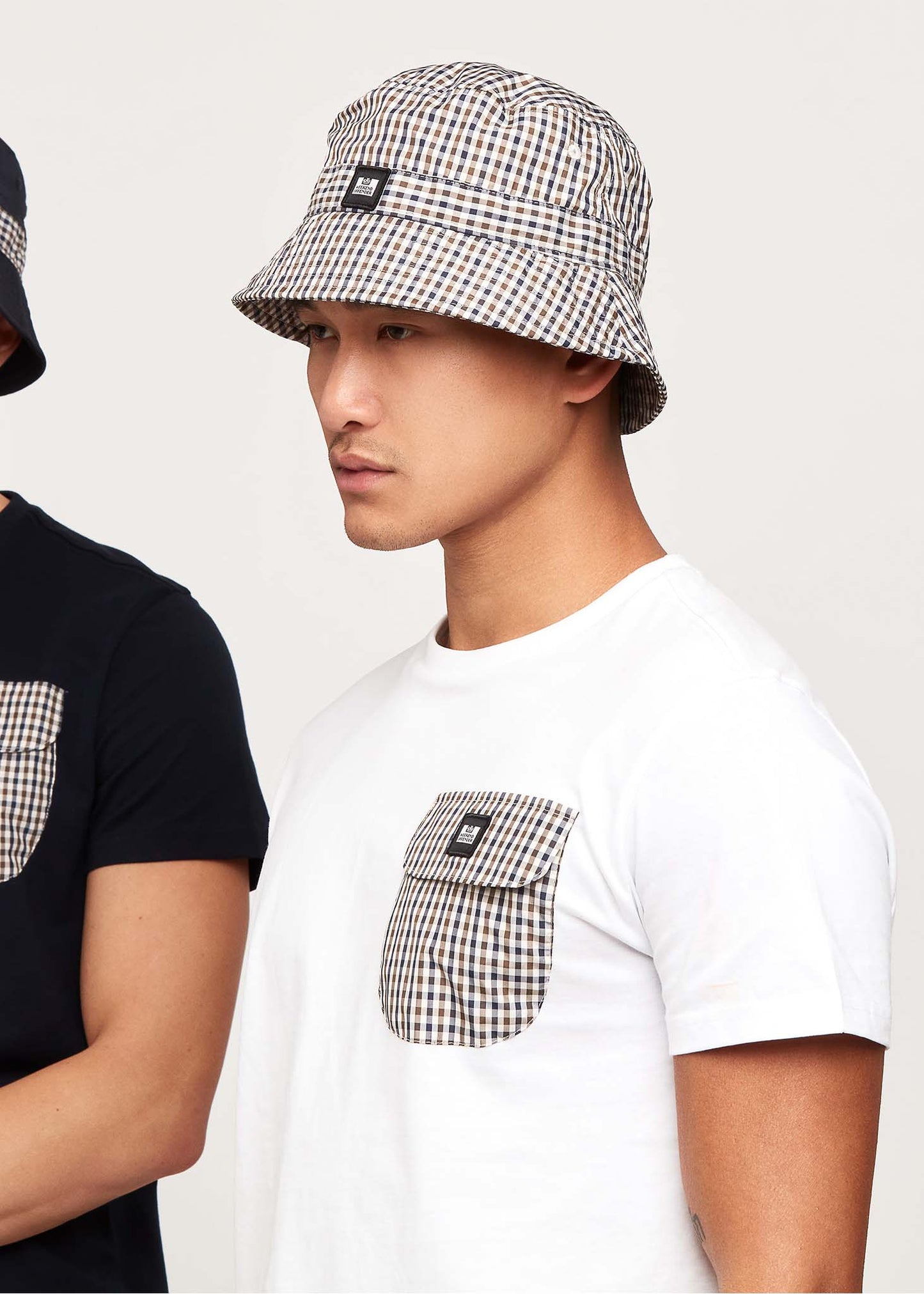 weekend offender t-shirt wit check
